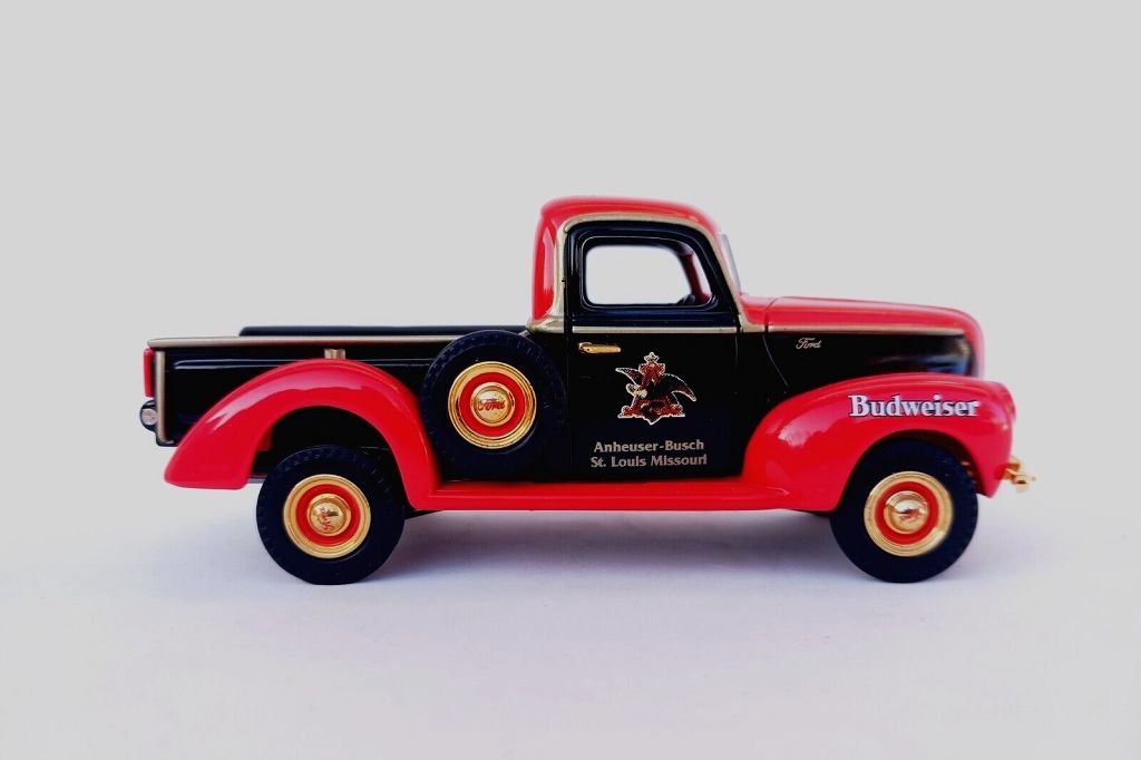Matchbox Collectibles YYM35257 (YVT05); 1940 Ford Pickup Truck; Budweiser